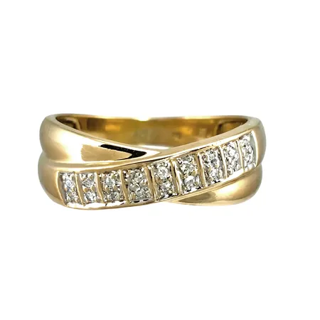 Diamantring i 18K guld Guldfynd (GFAB), Diamanter 18 x 0,003ct, stl:17,0 mm, bredd 2,7 - 7 mm, fint skick Vikt: 3 g