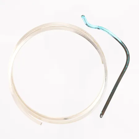 Två delar tråd för silversmide tjocklek 2x2mm, en del oxiderad/bränd, silver 925/1000 Vikt: 29,8 g
