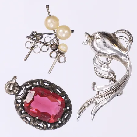 Diverse silver 830-925/1000  Vikt: 11,8 g