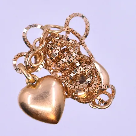 Diverse guld 18K. Vikt: 4,5 g