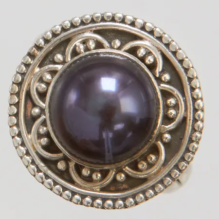 Ring med imitations pärla stl:18 bredd:4-19mm, silver 925/1000 Vikt: 5,4 g