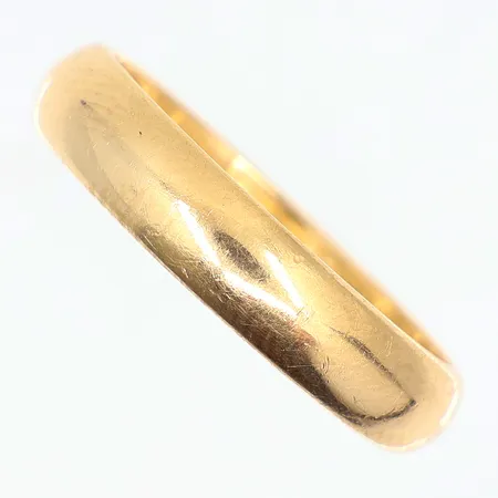 Ring slät stl:21¼, bredd 5mm, gravyr, 18K Vikt: 8,1 g