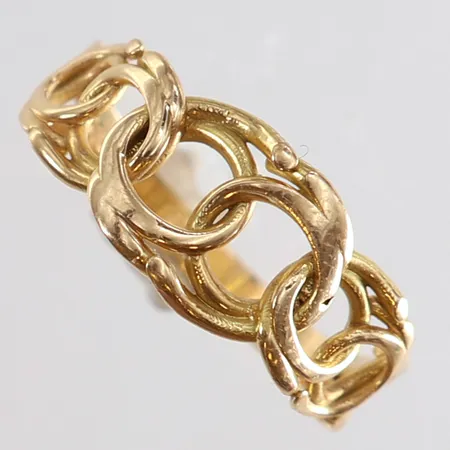 Ring Bismarck stl:17½ bredd 2,4-8,5mm 18K. Vikt: 3,1 g