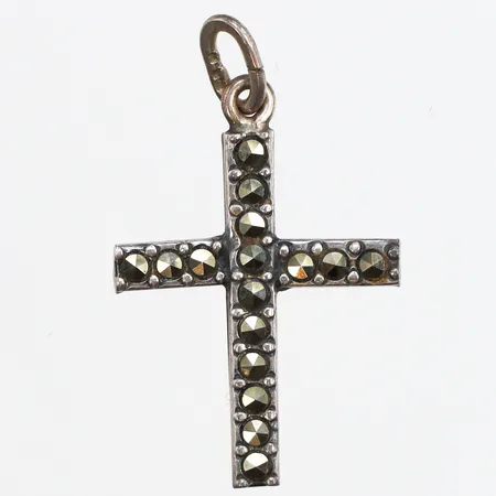 Hänge kors med markasiter, 27x16mm, otydlig silverstämpel Vikt: 1,2 g