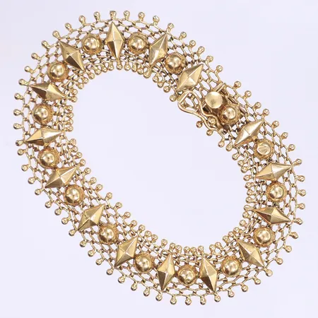 Armband genombruten dekor 18cm bredd 13mm, kistlås, bruksslitage, 18K  Vikt: 19,4 g