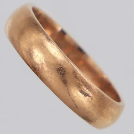 Ring slät stl:17½, bredd 4,6mm, gravyr, 18K Vikt: 5 g