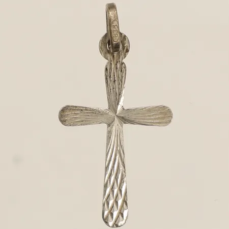 Hänge kors längd 30mm inkl ögla bredd 15,7mm silver 830/1000 Vikt: 1,1 g