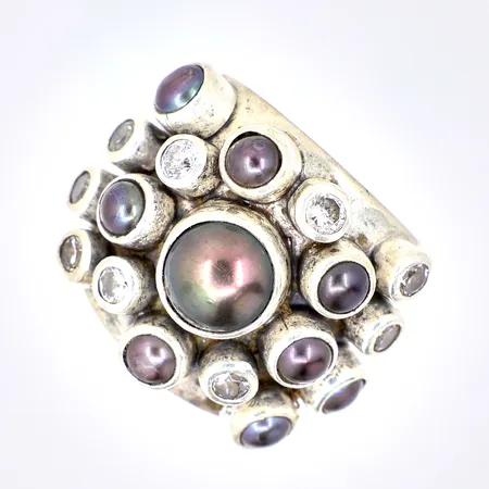 Ring med pärlor och vita stenar stl 17, bredd 10-21mm, 925/1000 Silver, Vikt: 19 g