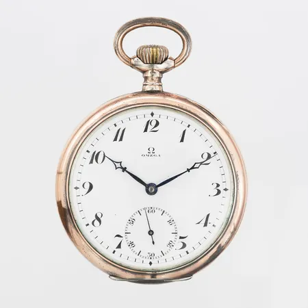 Fickur Omega Grand Prix 1900, manuell, 51mm, liten sekundvisare, boettnr 5535204, verknr 4812266, plexiglas, två boetter i silver 800/1000, brv: 94g