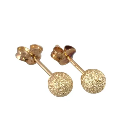 Örhängen Klot i 18K guld, matterad modell, Guld Carlsén Ab (CCC), diameter 4 mm, originalploppar, fint skick Vikt: 0,3 g
