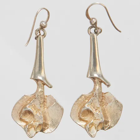 Örhängen längd 5,5cm, bredd 3-22,5mm, krokar, silver 830/1000 Vikt: 8,9 g