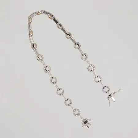 Armband med diamanter 208x ca 0,009ct totalt 1,90ctv enligt gravyr, längd ca 19cm, bredd ca 1,3 - 5,8mm, vitguld, 18K Vikt: 11,9 g