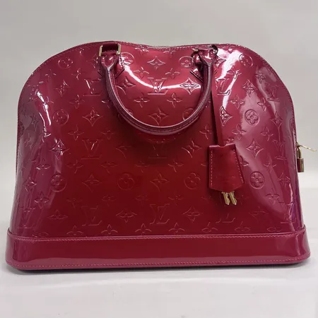 Väska Louis Vuitton Alma Vernis GM, rödlackat monogram, datumkod MI1058, Made in France, mått ca 29x38x18,5cm, lås, nycklar, kvitto Affordable Luxury 2017, dustbag. Skickas med postpaket.
