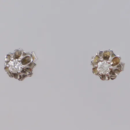 Örhängen med diamanter 2x ca 0,06ct, bredd 4,9mm, vitguld, 18K Vikt: 1,1 g
