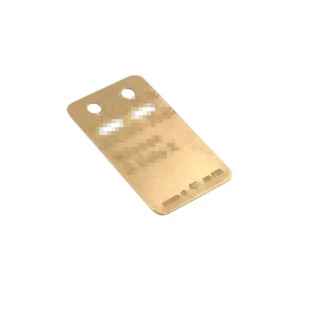 Hänge Id-bricka i 18K guld, slitage och gravyr Vikt: 1,6 g