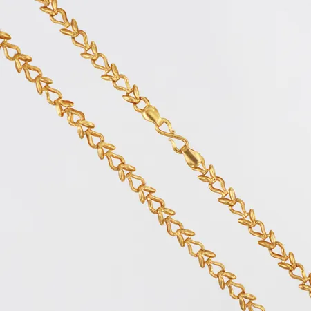 Kedja längd 47,8cm bredd 8mm, s-lås, defekta länkar, 22K Vikt: 11,9 g