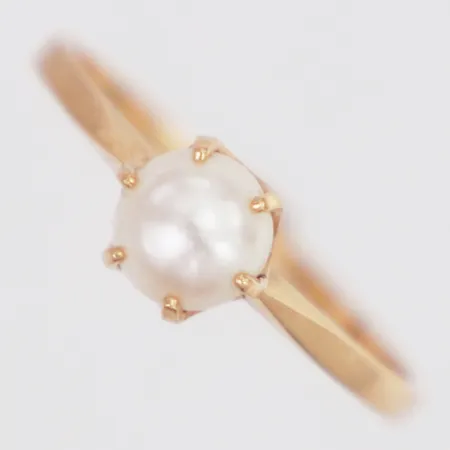 Ring odlad pärla stl:18, bredd 1,5-6,3mm, 18K Vikt: 1,7 g