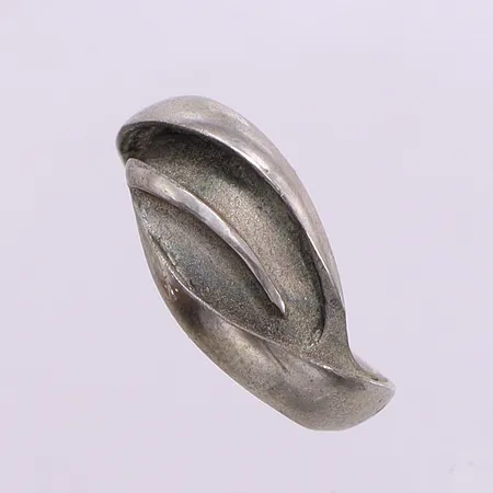Ring stl:18 bredd 4,3-10,8mm silver 925/1000 Vikt: 6,1 g