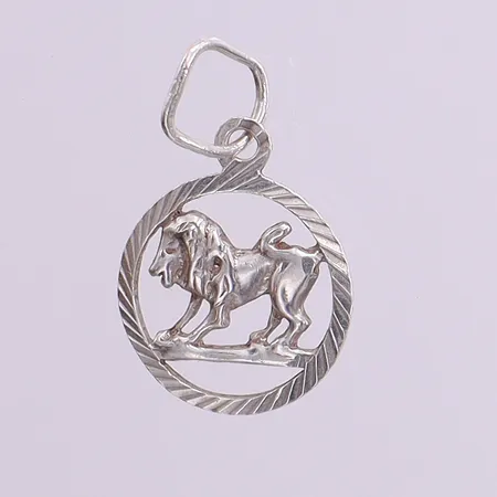 Hänge stjärntecken lejon, längd 22,3mm bredd 14,4mm, skev ögla, silver 925/1000 Vikt: 0,9 g