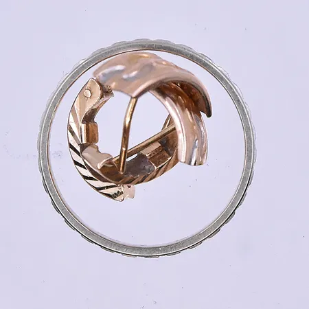 Diverse guld vitguld/gulguld 18K. Vikt: 5,5 g