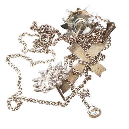 Diverse silversmycken, delvis defekta, 830/1000 silver Vikt: 8 g