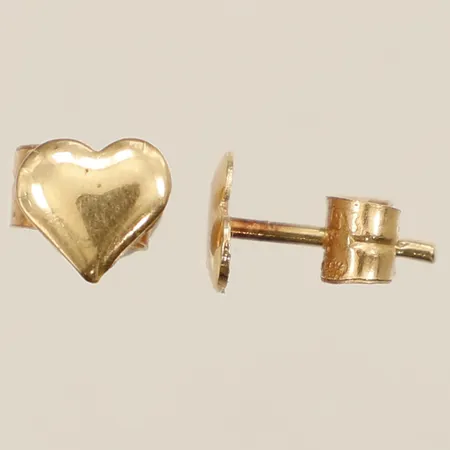 Ett par örhängen hjärtan caØ6mm 18K Vikt: 0,8 g