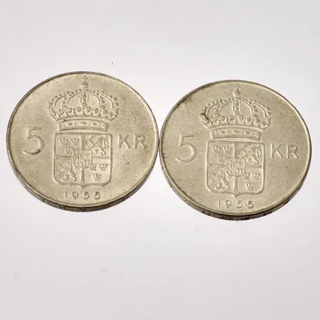 2st mynt Gustaf VI Adolf Sveriges konung 1955 nominellt värde 5kr, silver 400/1000, 36,09g.