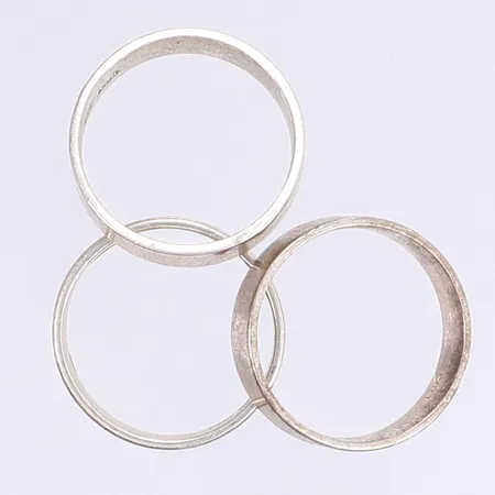 Tre ringar släta stl:19 bredd 5-6mm tillv. Guldfynd, silver 925/1000 Vikt: 11,2 g