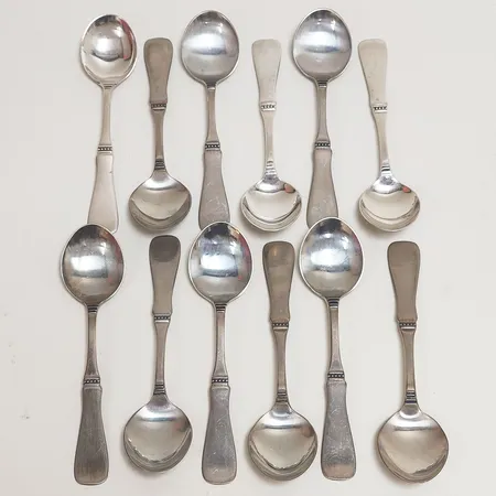 Tolv kaffeskedar längd 10cm, modell Uppsala, silver 830/1000 Vikt: 115,2 g