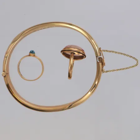 2 Ringar stelt armband, stenar, gravyr, skadat, 14K Bruttovikt 19,3g