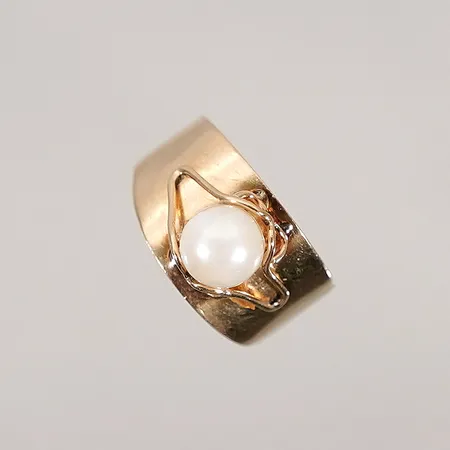 Ring med pärla Ø6.1mm stl: 16¼ 18k 2,5g Vikt: 2,5 g