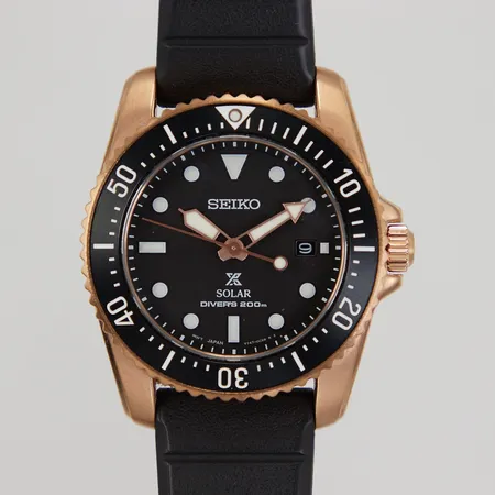 Herrur Seiko Prospex Solar Ø38mm, SNE586P1, V147-0CS0, serienummer 1O9776, kvarts, datum, stål, silikonband, safirglas, totala längd 26cm, inga tillbehör.