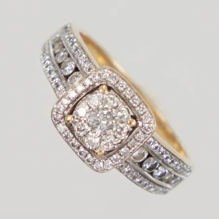 Ring med diamanter totalt 0,70ct enl gravyr, stl 17, bredd 2,6-9mm, story of love, modell Helsinki, GHA, 18K Vikt: 4,3 g