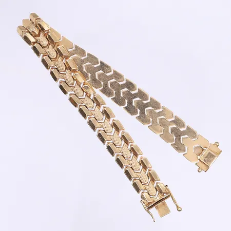 Armband 19,5cm bredd 12mm, slappt kistlås, 18K Vikt: 17,9 g