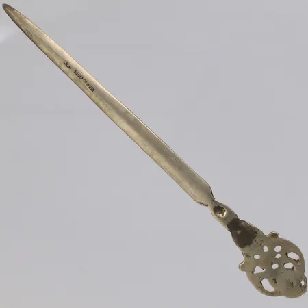 Brevkniv med genombruten floral dekor längd 14, 5cm, sliten dekor, 830/1000 silver Vikt: 12,2 g
