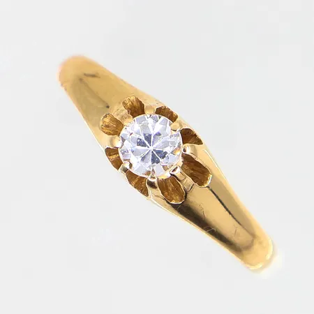 Ring med vit sten stl:17, bredd 2-5mm, 18K, Vikt: 2,8 g