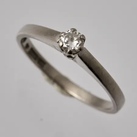 Ring stl:16½ bredd 1,8-3,6mm 1st diamant 0,15ct Örns Juvelatelje, 1968, 18K vitguld, 2,42g.