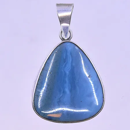 Hänge med bergslagssten längd 52mm bredd 32mm silver 830/1000. Vikt: 13,5 g