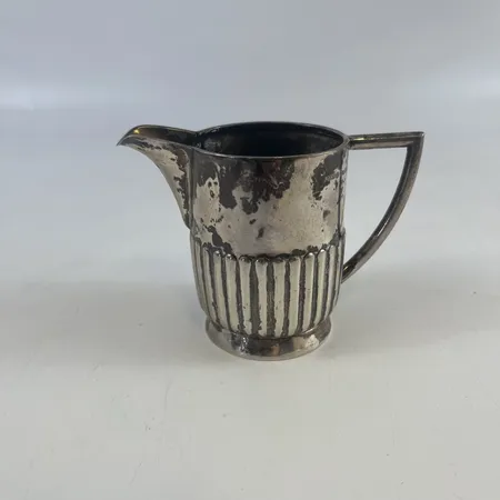 Gräddkanna i silver, höjd: 8cm, GBAB 830/1000 silver Vikt: 111,5 g
