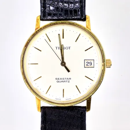 Herrur Tissot Seastar quartz Ø33,5mm, datum, svart läderband original, behov av batteribyte, gravyr på boett, box, Bruttovikt: 27,6g