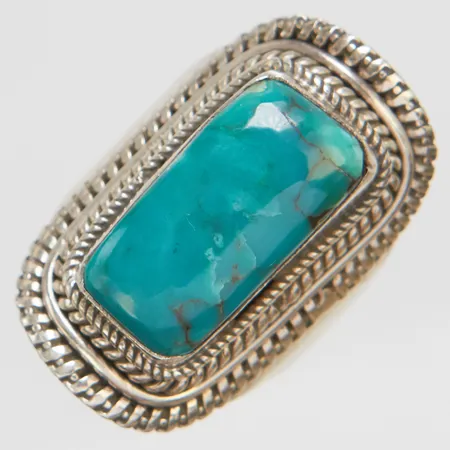 Ring med blå sten stl:17½, bredd: 4-31mm, skev skena, silver 925/1000 Vikt: 11,1 g