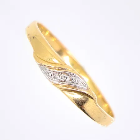 Ring med diamant stl 19, 1xca 0,01ct, bredd 1,9-4mm, 18K, Vikt: 1 g