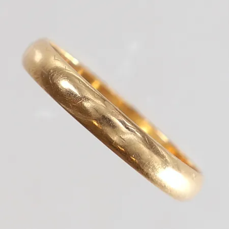 Ring slät stl:17 bredd 2,5mm gravyr oval 18K Vikt: 1,8 g