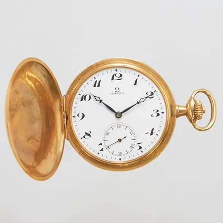 Savonette Omega Ø52mm, aningen böjda visare, personlig gravyr, 18K, bruttovikt 100,9g Vikt: 100,9 g