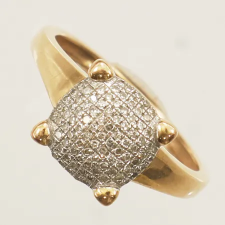 Ring med diamanter ca89xca0,005ct stl:16¾ bredd 9,3mm GHA 18K Vikt: 4,3 g