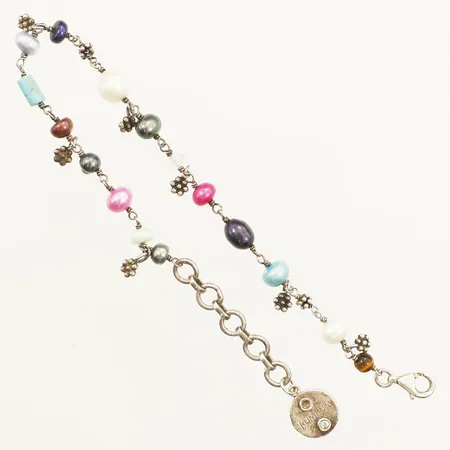 Armband Kumkum med plastpärlor och silverdetaljer längd 23cm silver 925/1000 Vikt: 10,3 g