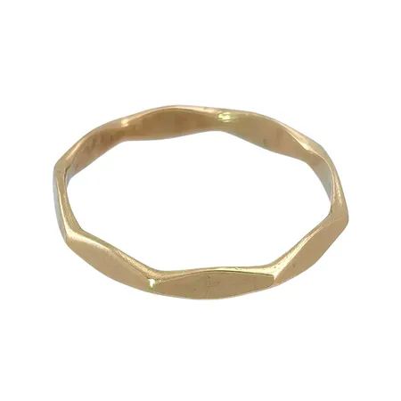 Ring i 18K guld, stl:16,0 mm, bredd 2,2 mm Vikt: 1,1 g