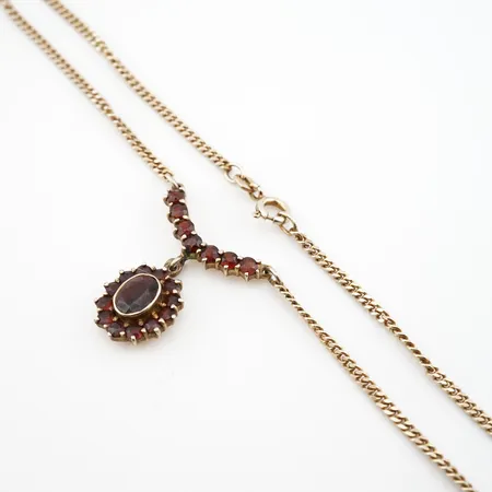 Collier m granater, förgyllt silver, 45 cm, bredd 2mm, hänge 20mm x 13mm, 925/1000 Vikt: 8 g
