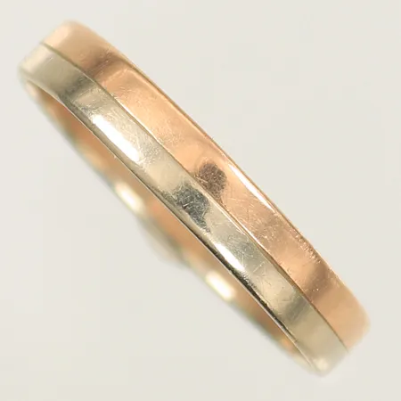 Ring tvåfärgad stl 19¾ bredd 3mm, saknar karatstämpel, 14K 1,9g 