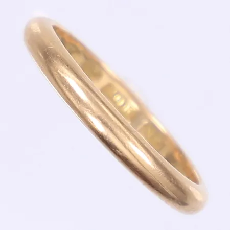Ring slät stl:18¾ bredd 3mm, gravyr, 20K  Vikt: 4,5 g